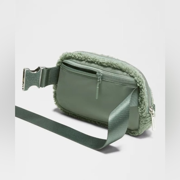 Everywhere Belt Bag Fleece - Grey Eucalyptus Silver - Picture 3 of 3